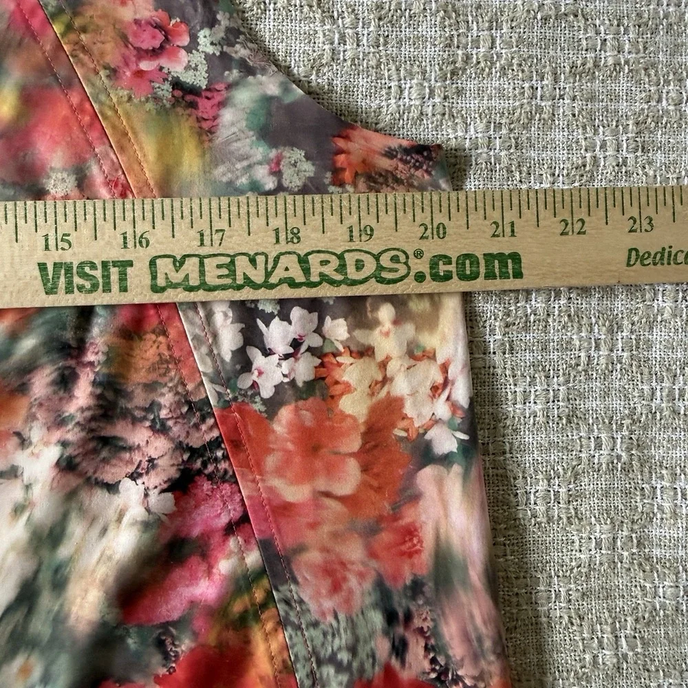 Athleta Refined Zephyr Tank Floral Print Sleeveless Workout Top Sz M Motion Blur - Picture 10 of 12